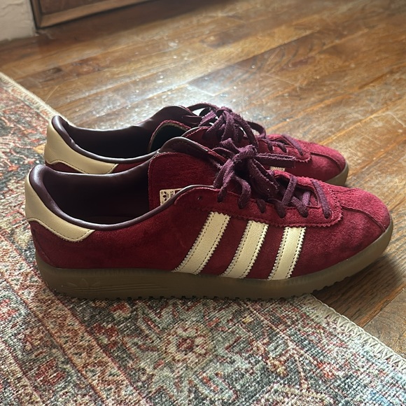 Rare Adidas Bermudas (similar to Samba) - Picture 4 of 7